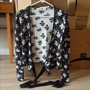 Floral Black Diane Von Furstenberg Wrap Cardigan. Size P. Never been worn